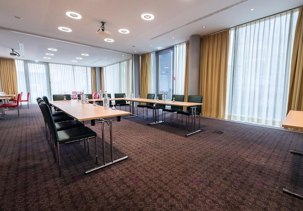 Doubletree By Hilton Frankfurt Niederrad Hotel Frankfurt am Main Ngoại thất bức ảnh