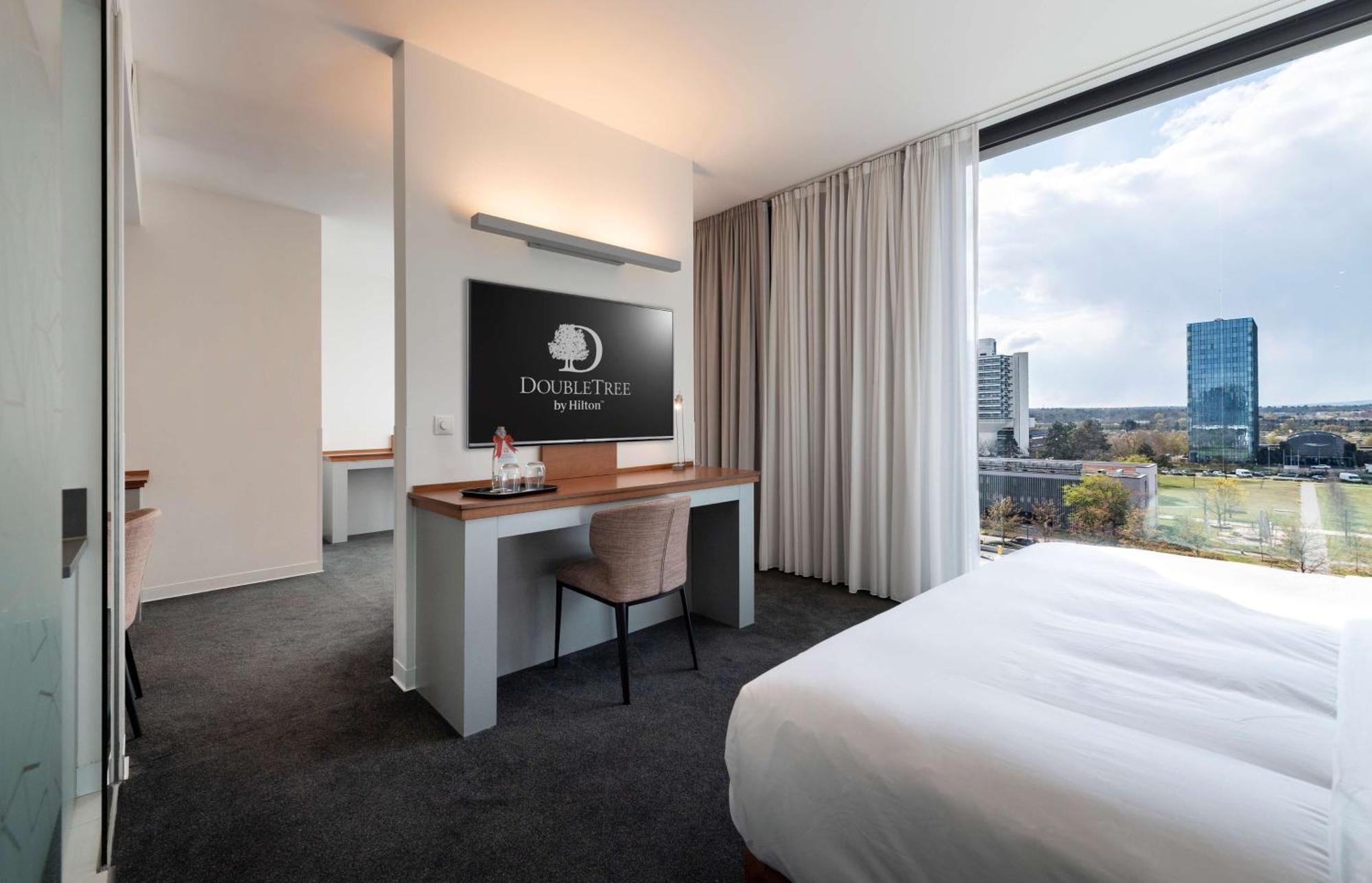 Doubletree By Hilton Frankfurt Niederrad Hotel Frankfurt am Main Ngoại thất bức ảnh